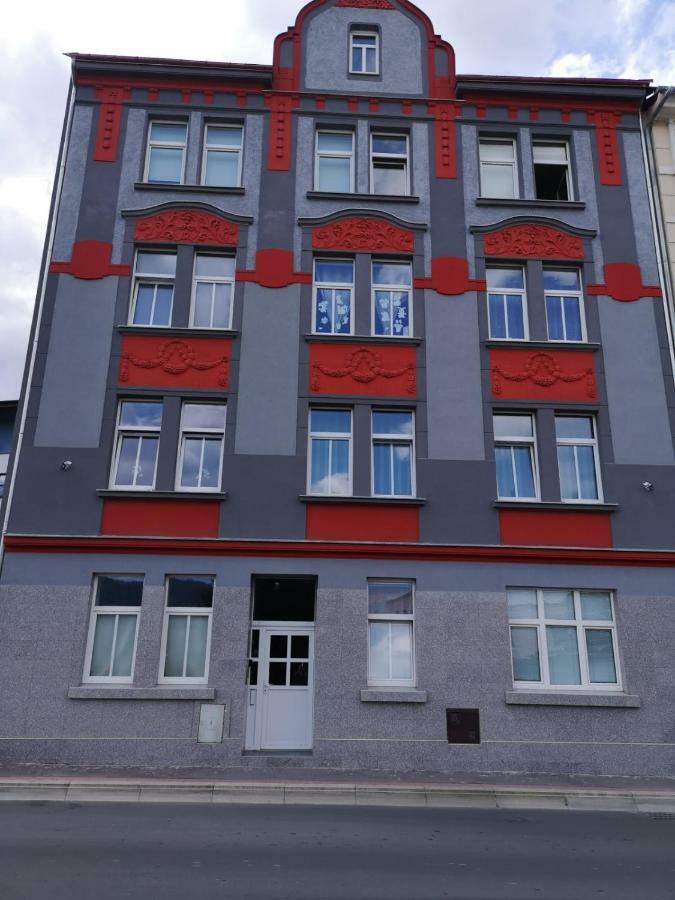 Krasny Byt V Centru Decina Bagian luar foto